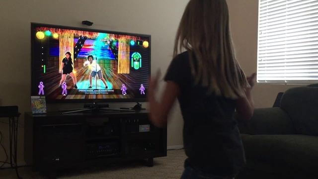 Just Dance Disney Dance Party 2 смотреть онлайн
