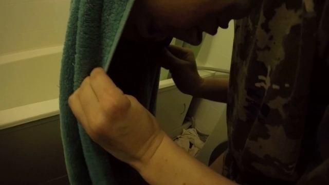 КАК ЗАМОТАТЬ ПОЛОТЕНЦЕ НА ГОЛОВЕ СВОИМИ РУКАМИ ✔ Смотри и учись! смотреть онлайн