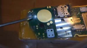 Замена дисплея с припаянным к плате телефона шлейфом