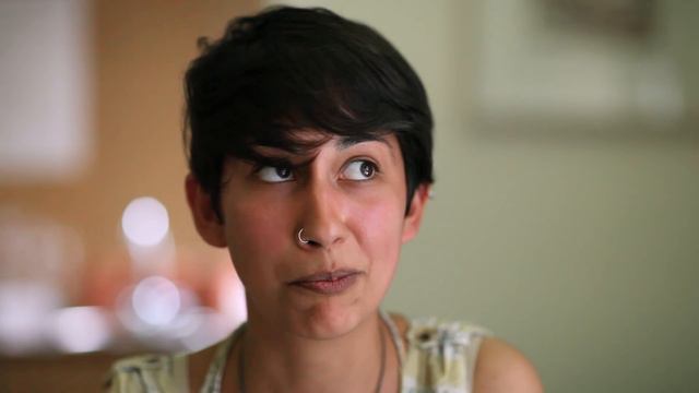 WIKITONGUES: Jessica speaking Spanish, Swedish, and English смотреть онлайн