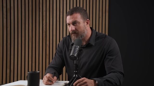 Building Strength vs Building Muscle Size (Hypertrophy) | Dr. Andy Galpin & Dr. Andrew Huberman смотреть онлайн