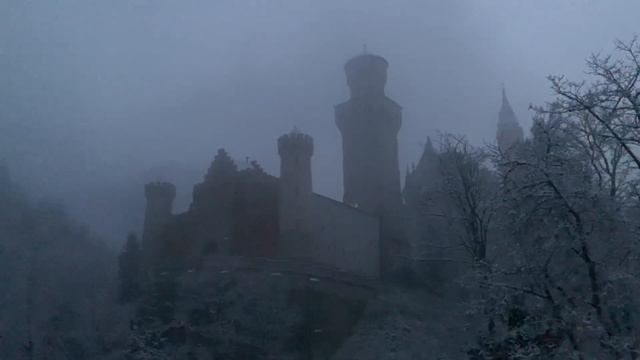 Проникли в закрытый замок в Германии | Замок Neuschwanstein в Германии. Neuschwanstein Winter Europ смотреть онлайн