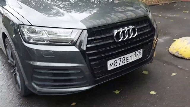 Перед тем как переходить дорогу стоит задуматься что выбрать (( каталку или застрять между машин смотреть онлайн