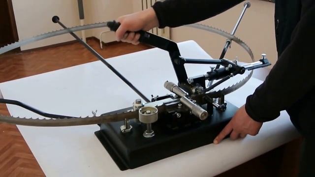 Купить разводной станок для одновременной разводки двух зубов ленточной пилы pilam.ru смотреть онлайн