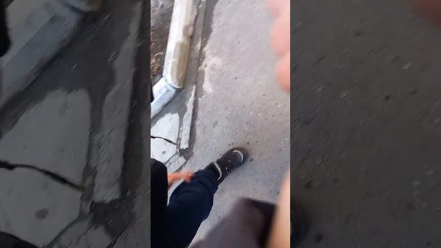 сумасшедший Макар катается на самокате смотреть онлайн