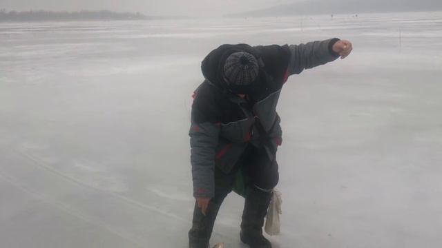 Лещ на 1.6 кг от Серёги Гусинского ! смотреть онлайн