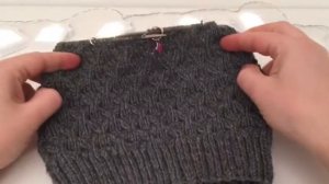 Мужская шапка спицами. Вяжем вместе. МК.