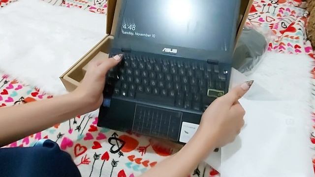 Unboxing Asus E210MA