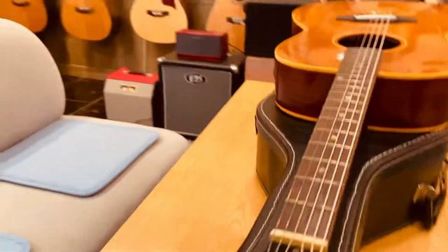 Gibson Acoustic Guitar vintage смотреть онлайн