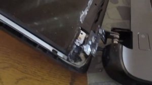 Ремонт петель ноутбука. Исправляю свои косяки.