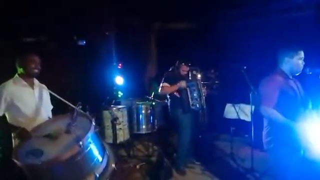 forro indo e voltando nafesta da radio primeira capital смотреть онлайн