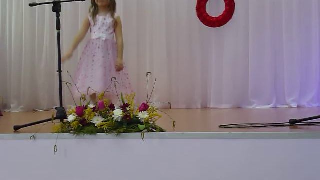 Дорогие наши мамы, вас поздравляет с праздником Диана Гущина, 5 лет смотреть онлайн