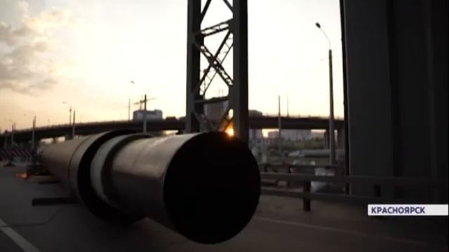 Вдоль Николаевского моста начали прокладывать новую теплотрассу смотреть онлайн