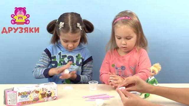 Ева и Алиса играют с набором мягкой глины Angel Clay Мини-пирожные