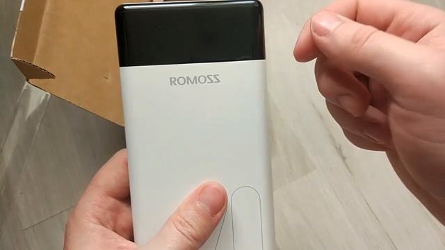 Универсальный повербанк на 20000 милиамперчасов Romoss LT20 смотреть онлайн