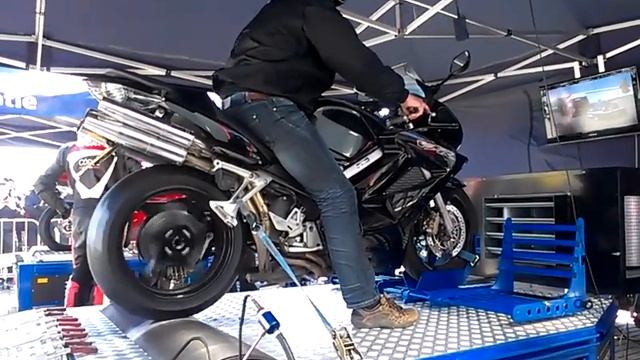 Honda VFR 800 Vtec 2002 pitstop dag Ten Kate смотреть онлайн
