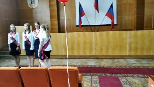 Вручение золотых и серебряных медалей "За особые успехи в учении" смотреть онлайн