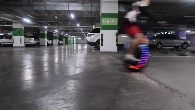 16X Tour the City смотреть онлайн