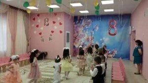 Старшая группа № 3:
Шуточный флешмоб на 8 марта!
