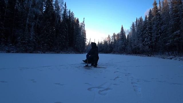 С охоты на рыбалку. Поймал щуку на поставушку. Загрузил сено, едем домой. 6 серия. смотреть онлайн
