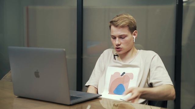 Задаю вопросы про Ютуб продюсеру / Алгоритмы Ютуба 2021 — Павел Ошмян смотреть онлайн