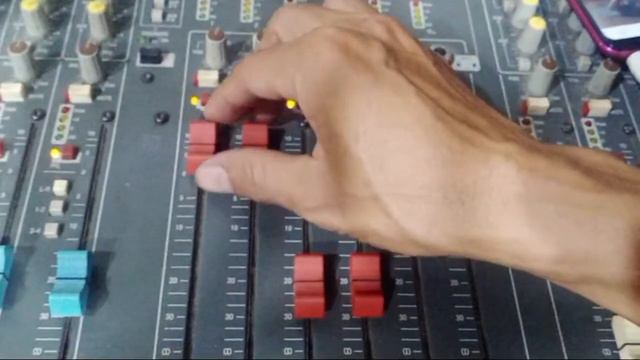 Đấu vang số với - Mixer Bàn Allen Heath GL 2200, hát như ca sĩ смотреть онлайн