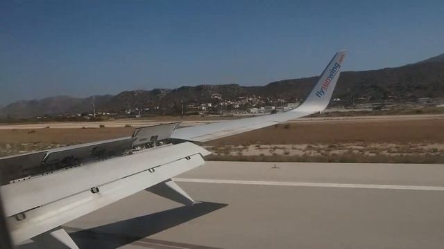Boeing 737 landing at Chania Airport Crete Greece On board view Full HD смотреть онлайн