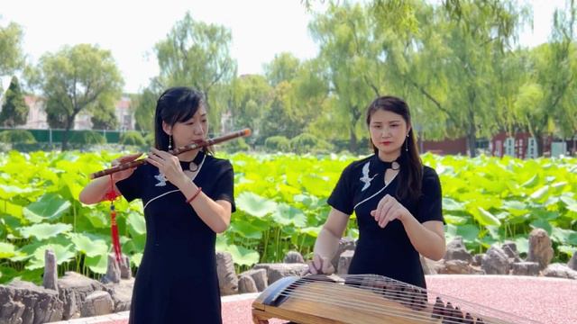 Lotus pond green leaves guzheng, flute playing "Red lips",荷塘绿叶古筝、笛子演奏《红唇》 смотреть онлайн