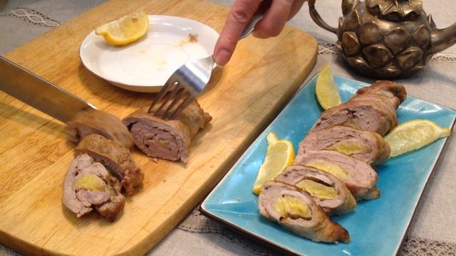 Мясные рулетики с бананами смотреть онлайн