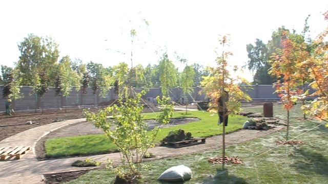 Ландшафтный дизайн. Чесноковка. Дачный участок дизайн. Брусчатка, деревья, газон. Уфа! смотреть онлайн