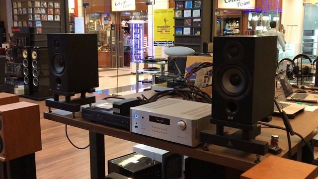 ELAC DEBUT 2.0 B-6.2 TEST / The Sheffield Track/ Drum Improvisation 1 смотреть онлайн