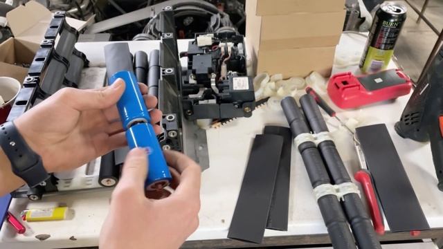 Перепаковка високовольтної батареї Honda Civic 2010-2013 Hybrid смотреть онлайн