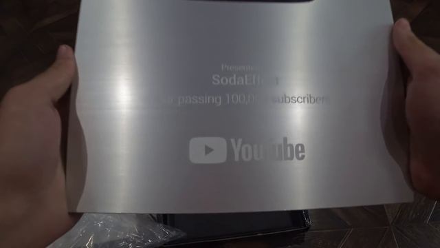 СЕРЕБРЯНАЯ КНОПКА ОТ ЮТУБА НА 100К ПОДПИСЧИКОВ В НОВОМ СТИЛЕ! смотреть онлайн