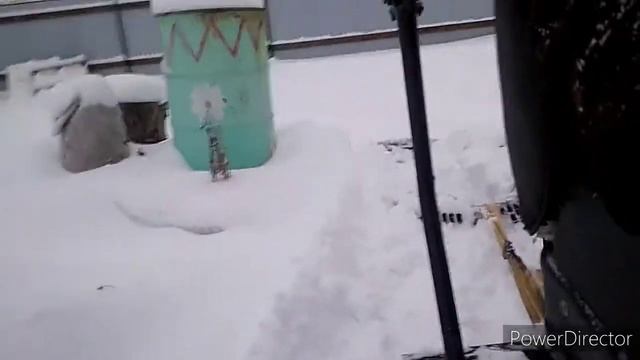 Укатываю снег минитрактором 4×4. смотреть онлайн