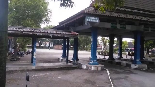 Empty Bus Station Pilangsari, Sragen, Central Java смотреть онлайн