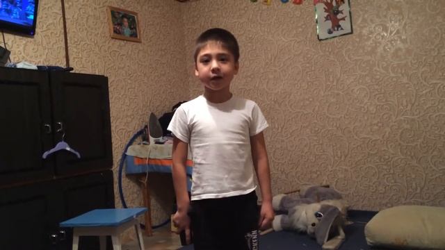 Ничего милее нет маминой улыбки! Стих смотреть онлайн