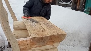 ЧАСТЬ 2 .Скамейка из бревен ПОЧТИ без гвоздей и шурупов. лесная мебель.