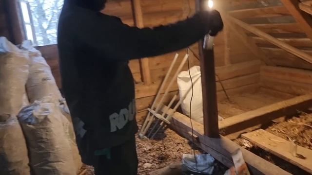Шикарный деревенский стиль будет. Шлифовка стен 100-летнего дома. #хочувдеревню смотреть онлайн