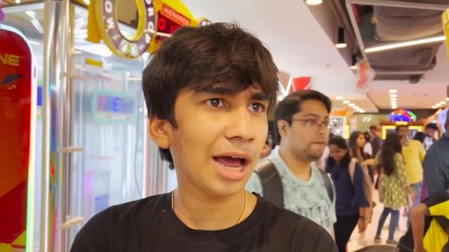 Giving 15 Year Old Boy My Debit Card To Win Jackpot In Arcade Games?️? -Ritik Jain Vlogs смотреть онлайн