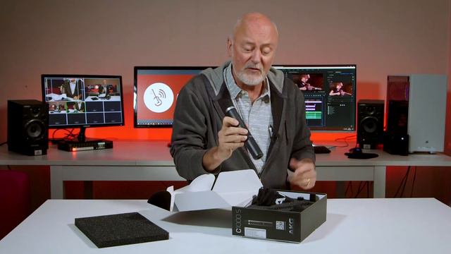 AKG Microphone Unboxing // What's in the box? смотреть онлайн