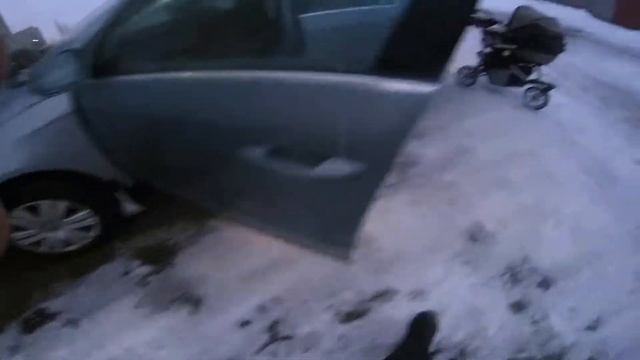 Убираем воду с коврика автомобиля зимой смотреть онлайн