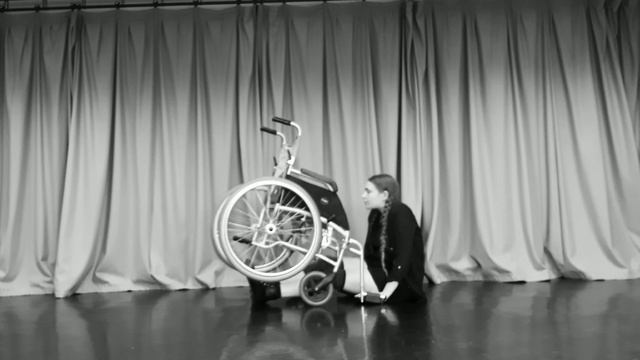 Ed Sheeran ~ Eyes Closed | Wheelchair Dance Cover смотреть онлайн