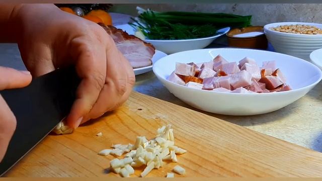 Гороховый суп с копченой грудинкой . смотреть онлайн