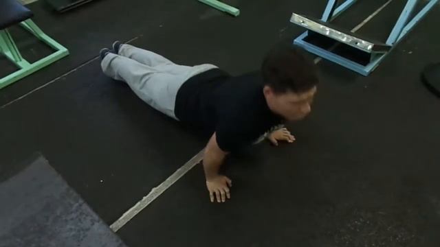 Отжимания от пола. смотреть онлайн