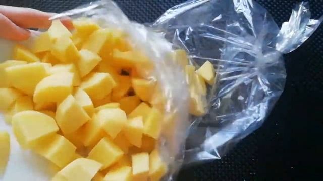 Куриные бедра запеченные с овощами в духовке. смотреть онлайн