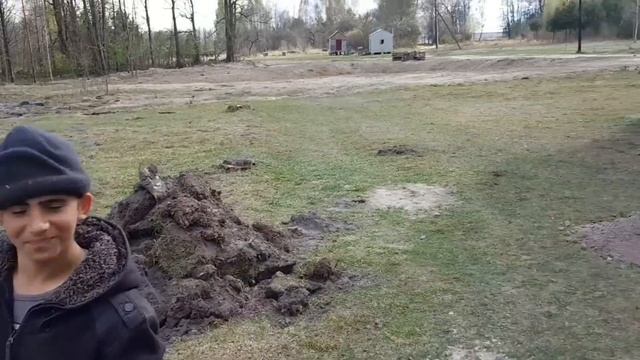 Приехали друзья отдыхать и помогли работать.Плов на костре .Цена канализации .Копаем септик смотреть онлайн