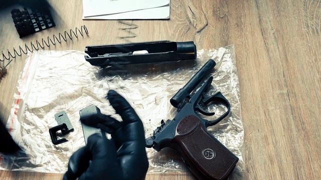 Хватит стрелять! Пора чистить. Обслуживание охолощенного макарова Р411 смотреть онлайн