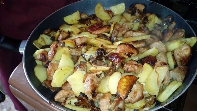ЖАРЕНАЯ КАРТОШКА С ГРИБАМИ И МЯСОМ. Что может быть лучше! смотреть онлайн