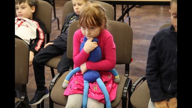 Веселые? серьезные ?репетиции.. на музыкальных занятиях в Воскресной школе. смотреть онлайн