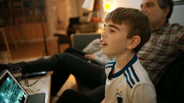 Danmarks første robotmaskot: Antons store dag i Telia Parken смотреть онлайн